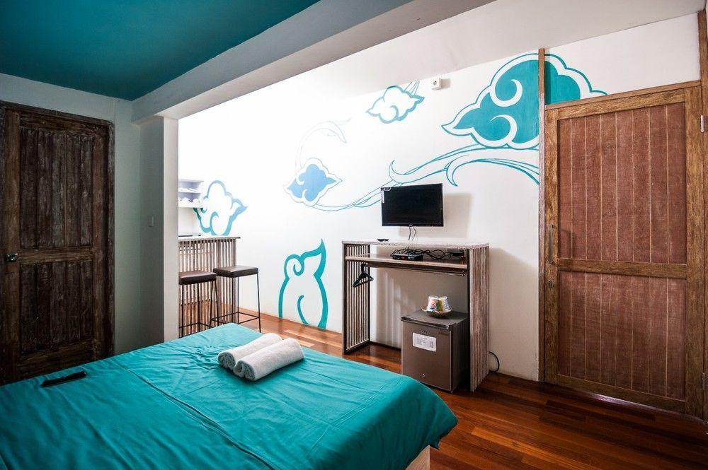 Nau Here Hostel Kuta Lombok Esterno foto