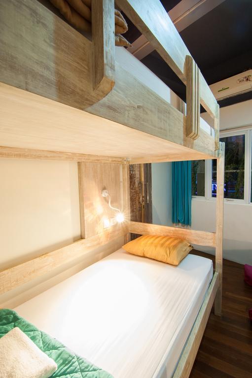 Nau Here Hostel Kuta Lombok Esterno foto