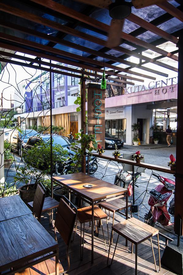Nau Here Hostel Kuta Lombok Esterno foto
