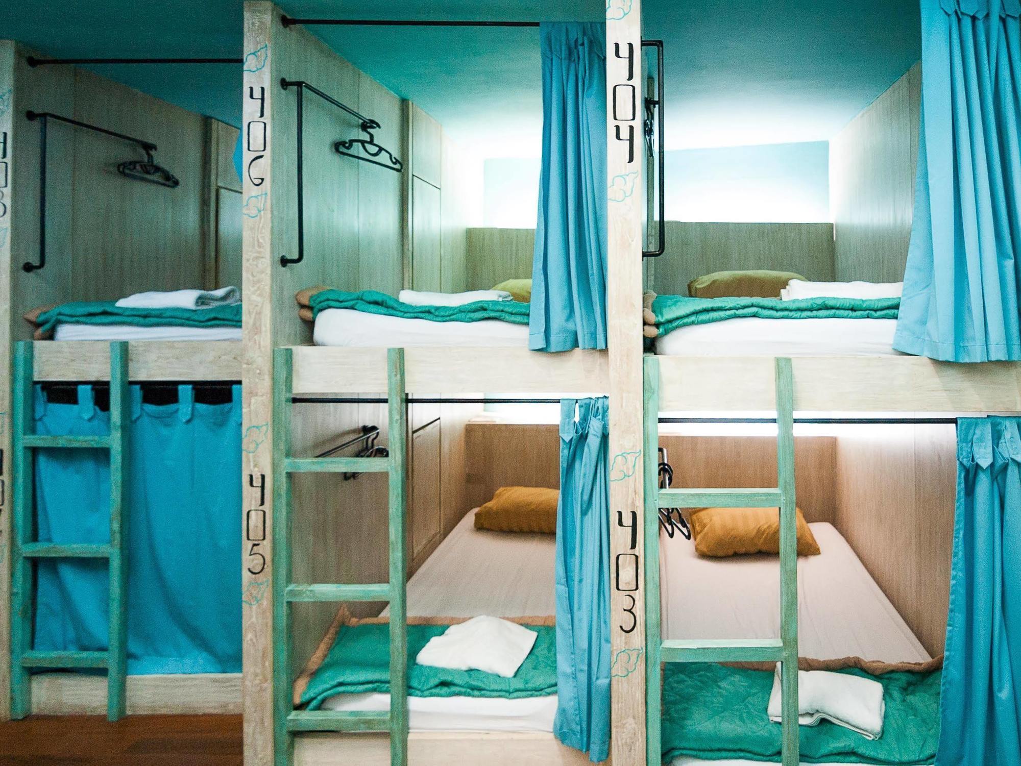 Nau Here Hostel Kuta Lombok Esterno foto