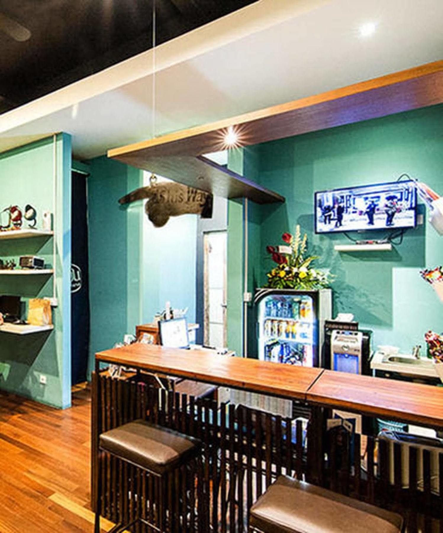 Nau Here Hostel Kuta Lombok Esterno foto