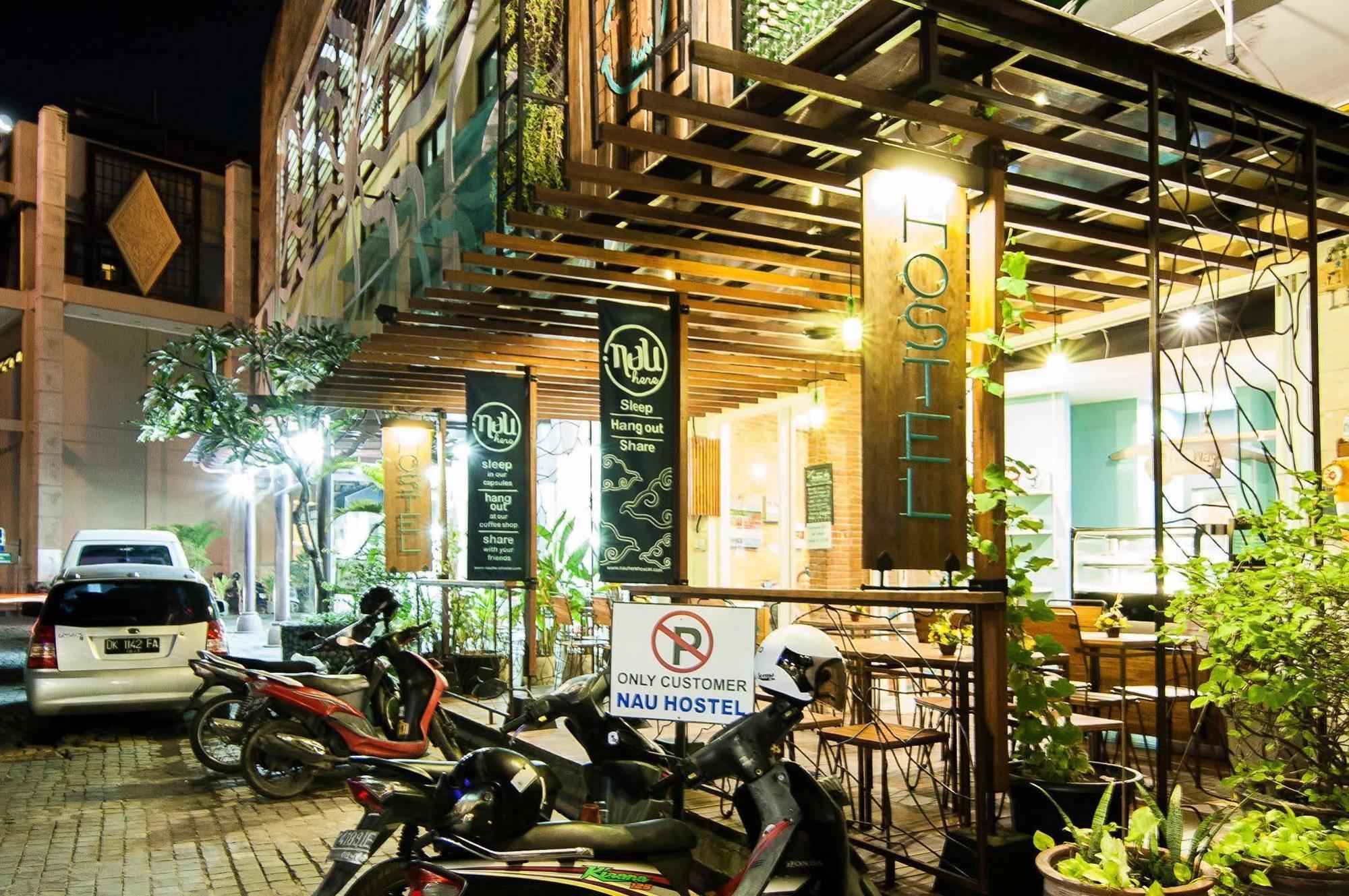 Nau Here Hostel Kuta Lombok Esterno foto