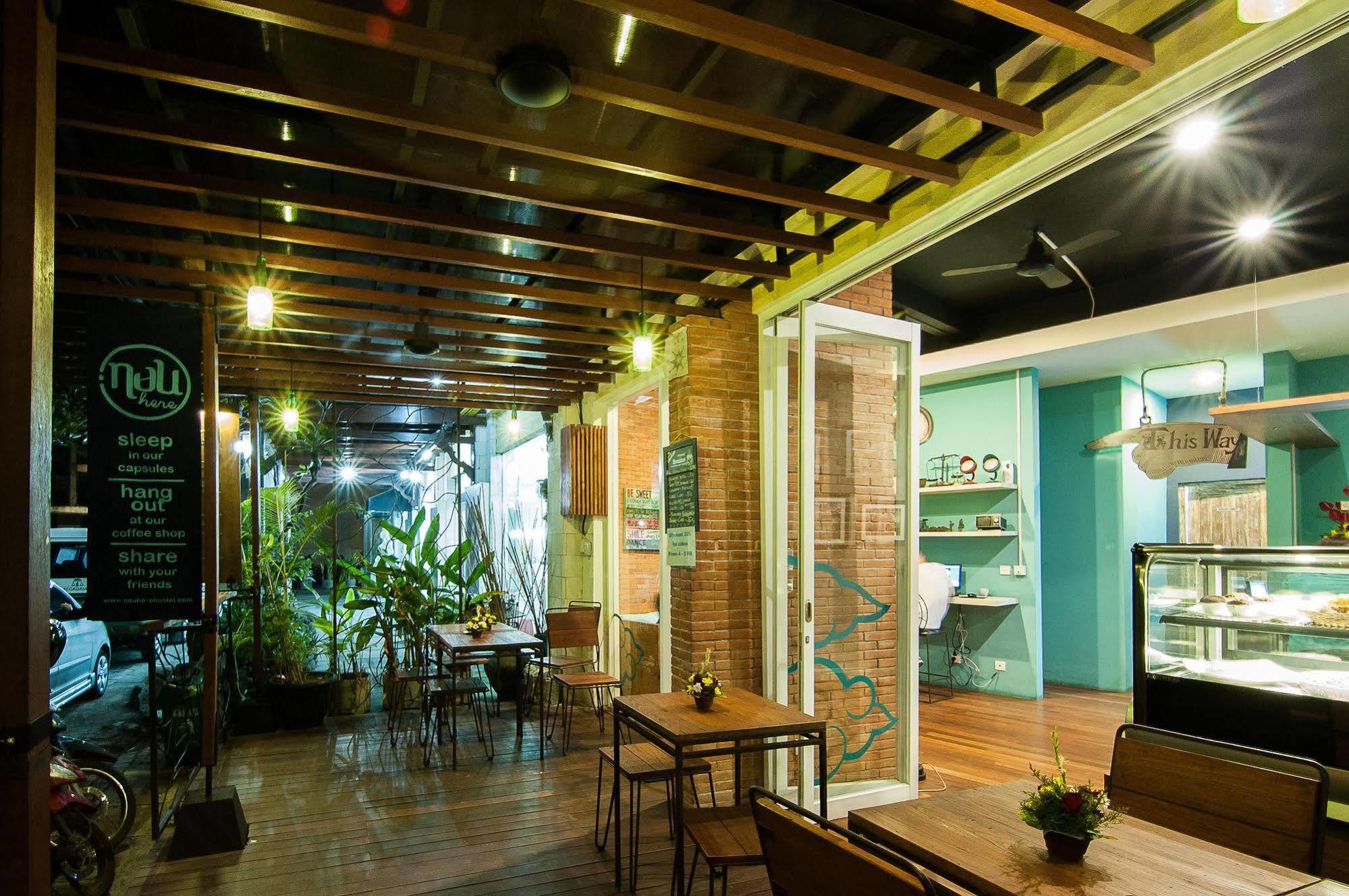 Nau Here Hostel Kuta Lombok Esterno foto