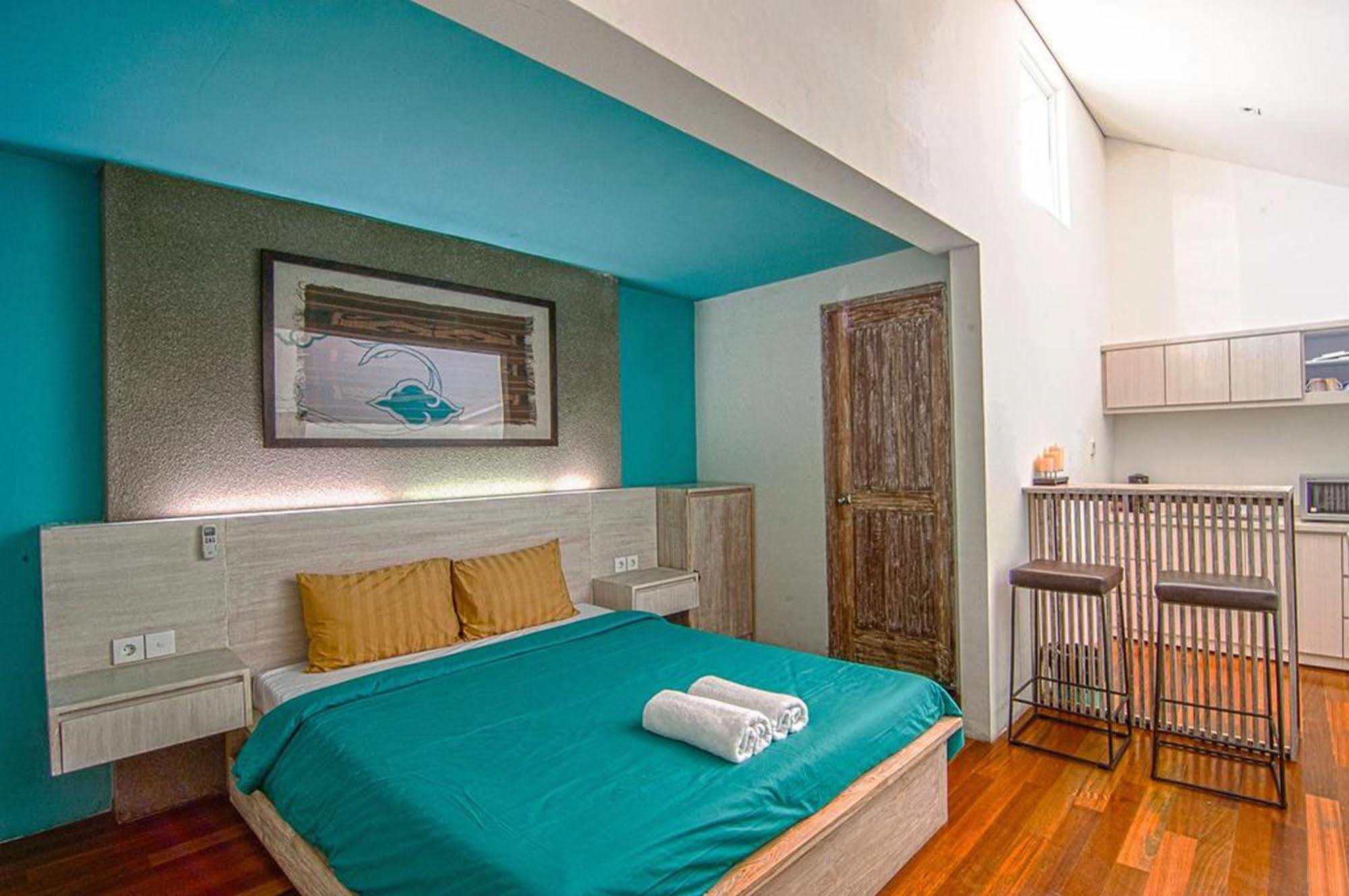Nau Here Hostel Kuta Lombok Esterno foto
