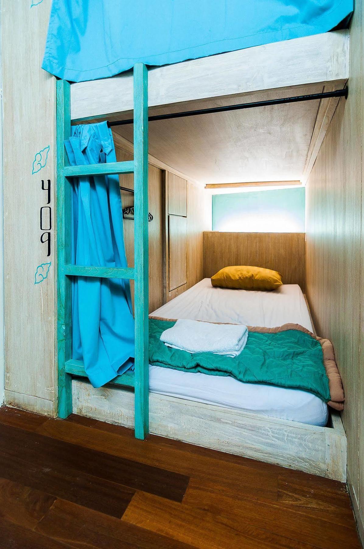 Nau Here Hostel Kuta Lombok Esterno foto