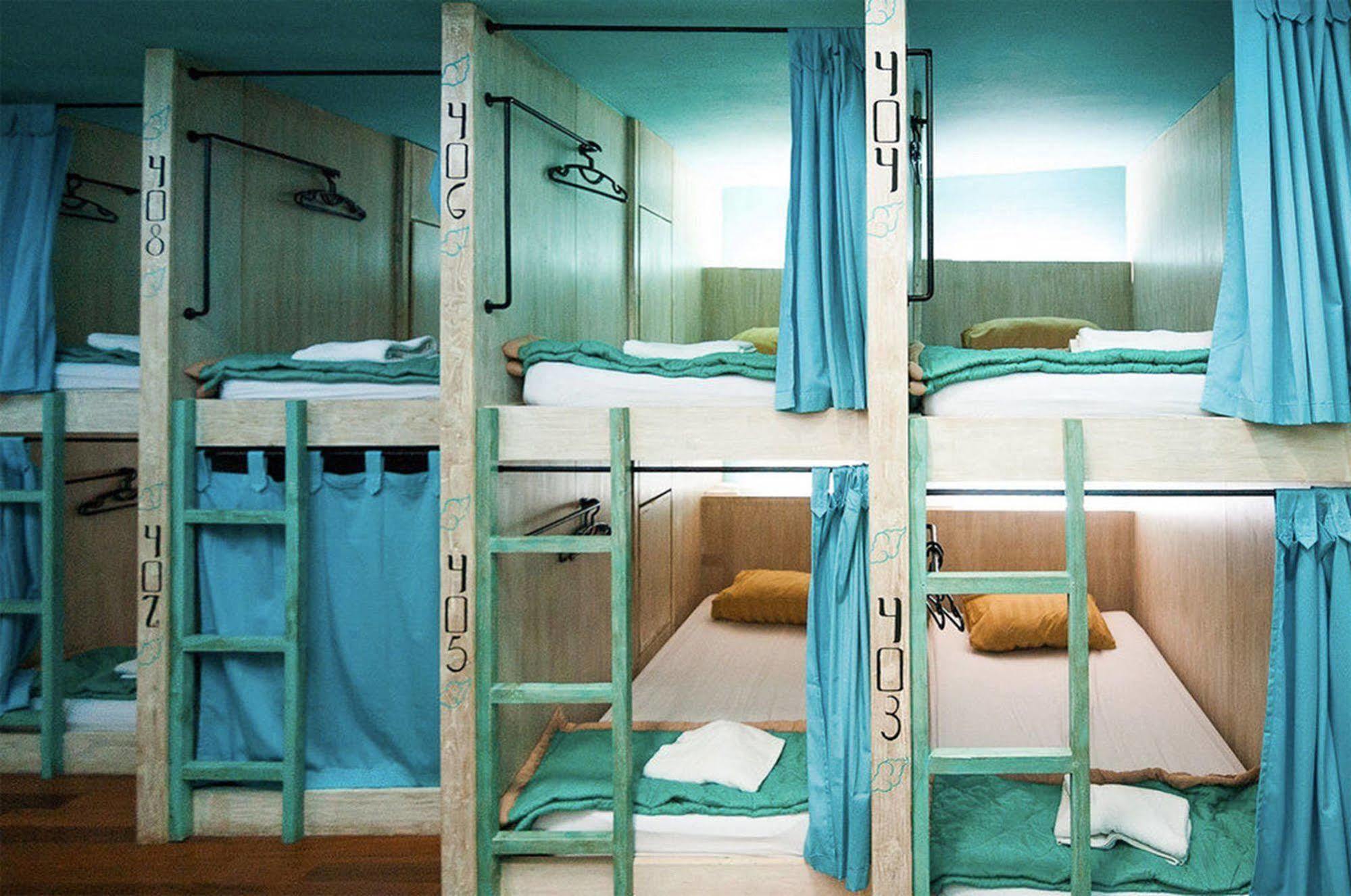 Nau Here Hostel Kuta Lombok Esterno foto